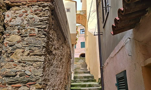 I chiassi del centro storico di Capoliveri Isola d'Elba