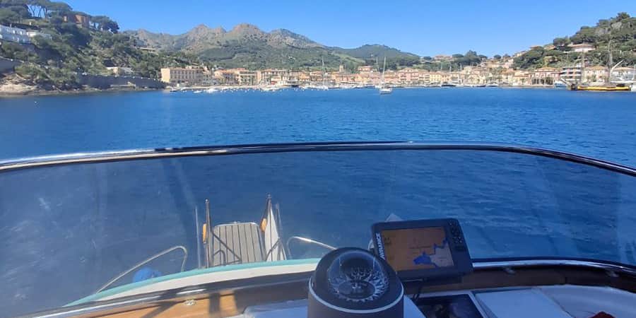 alla scoperta delle coste dell'Isola d'Elba a bordo della motonave Mickey mouse giro isola motonave mickeymouse elba