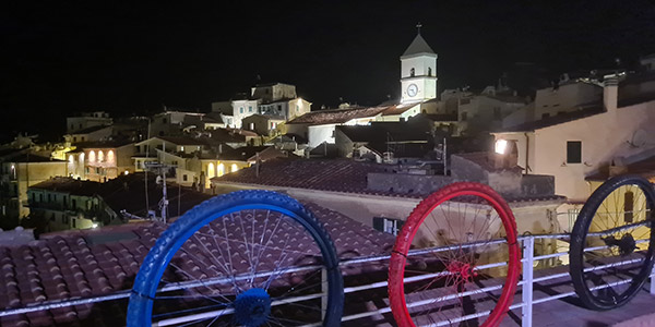 il paese di Capoliveri, la terrazza dell'isola d'Elba dista pochi minuti capoliveri