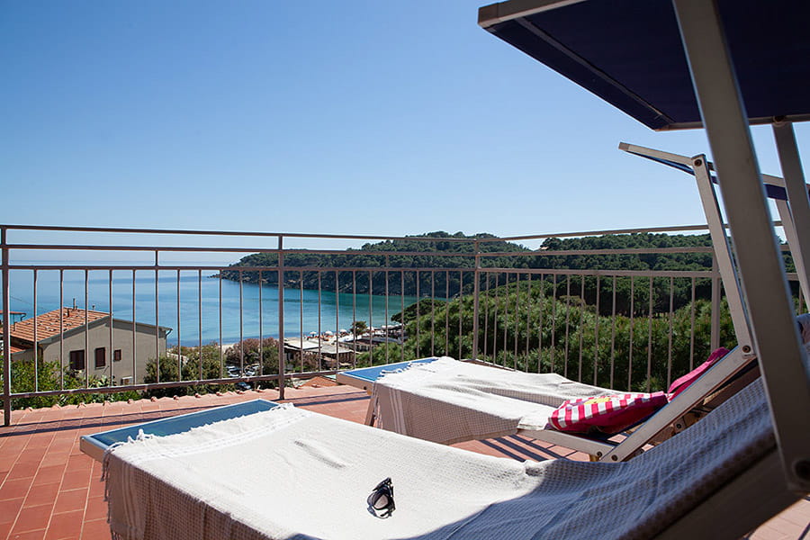Terrazza vista mare Appartamenti Costa del Sole Terrazza panoramica degli Appartamenti Costa del Sole a Fetovaia