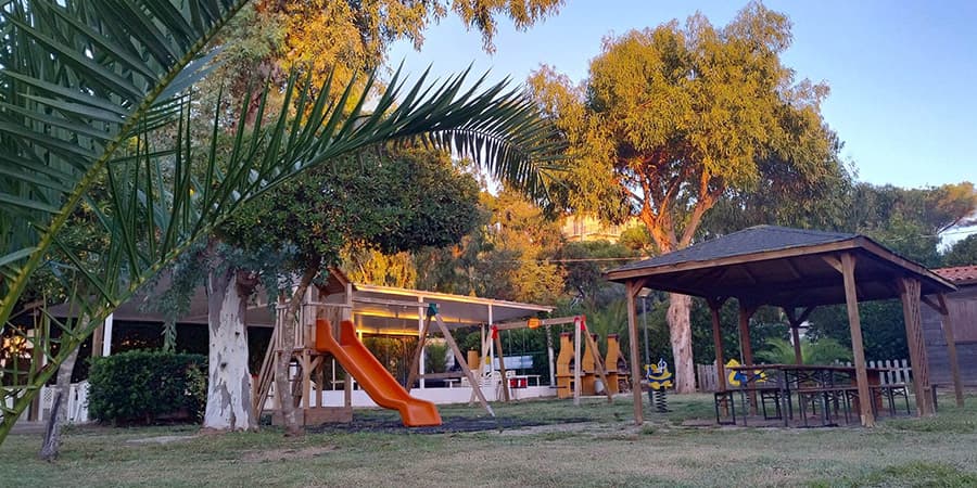 Camping Reale a Porto Azzurro Camping Reale direttamente sulla spiaggia di Reale