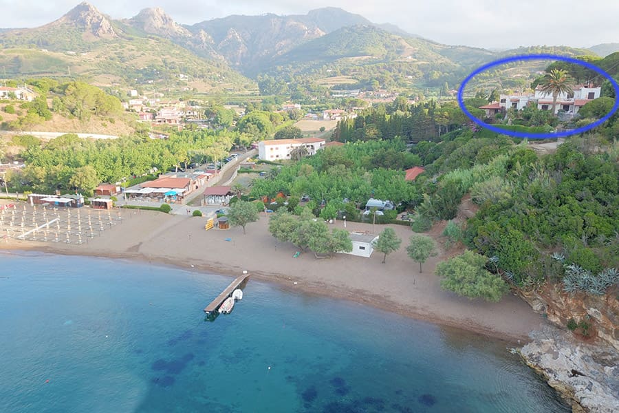Spiaggia di Barbarossa Porto Azzurro La Spiaggia di Barbarossa a pochi passi dagli Appartamenti Carmignani