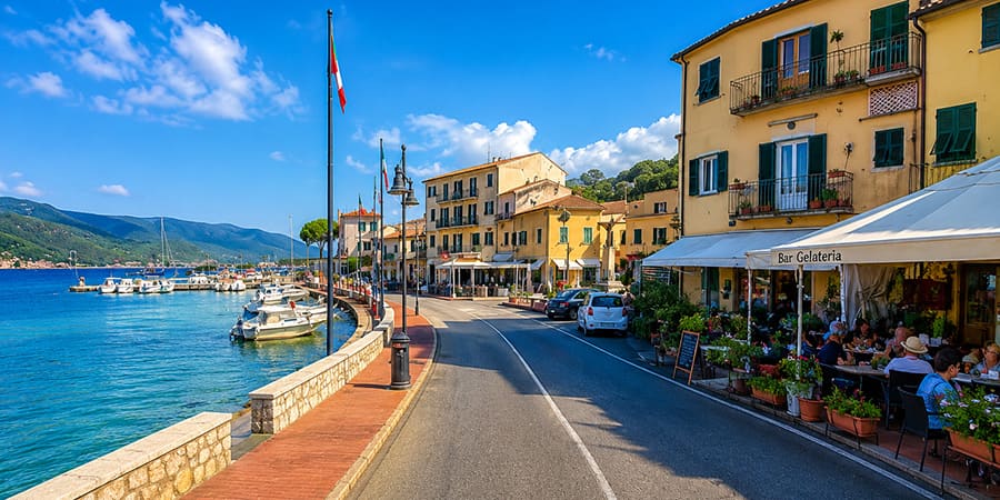 Centro storico di Marina di Campo Centro storico e lungomare di Marina di Campo Isola d'Elba