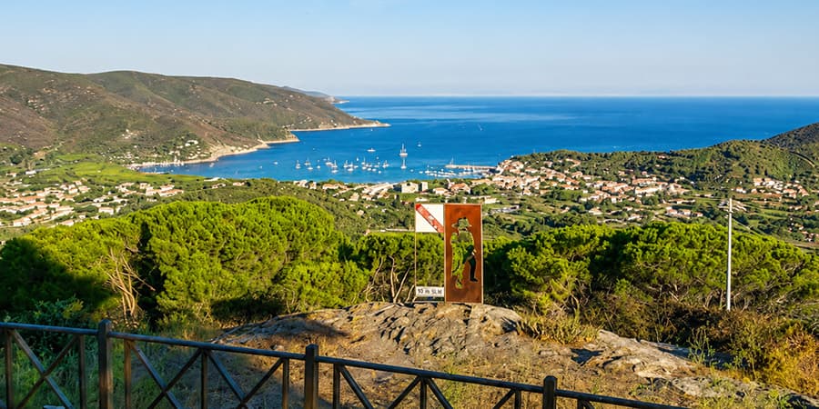 San Piero e Sant'Ilario sulle colline di Campo nell'Elba San Piero e il paesaggio delle colline di Campo nell'Elba Isola d'Elba
