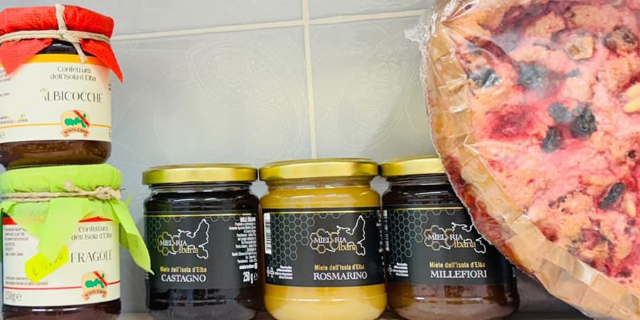 Prodotti tipici toscani e campani del Panificio Pizzeria Da Mario a Porto Azzurro